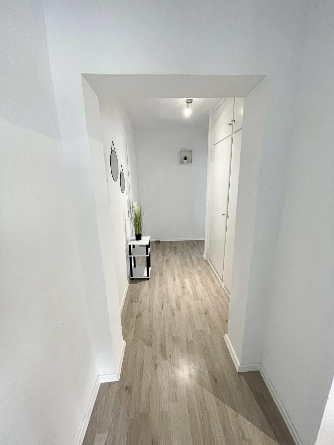 Perfekte 1,5 Wohnung Zentral In Leonberg Gegenueber Einkaufzentrum エクステリア 写真