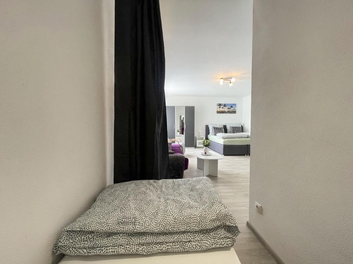Perfekte 1,5 Wohnung Zentral In Leonberg Gegenueber Einkaufzentrum エクステリア 写真