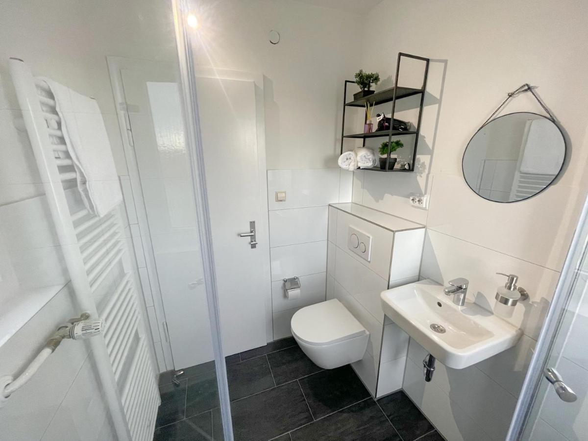 Perfekte 1,5 Wohnung Zentral In Leonberg Gegenueber Einkaufzentrum エクステリア 写真